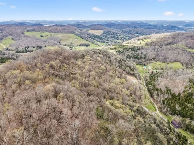 18 York Ln, Elmwood, TN 38560