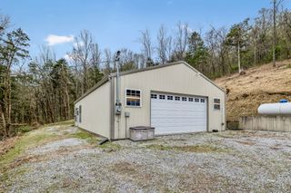 18 York Ln, Elmwood, TN 38560