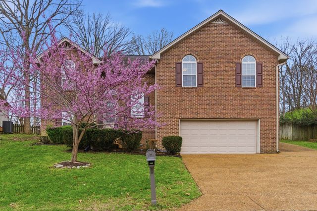 118 Redbud Dr, Hendersonville, TN 37075