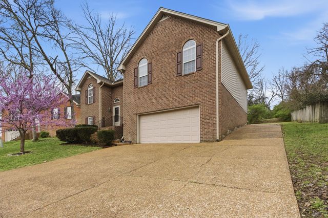 118 Redbud Dr, Hendersonville, TN 37075