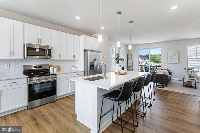 2480 AVESTA, Waldorf, MD 20603