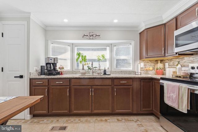 10 RENEE RD, Stafford, VA 22556