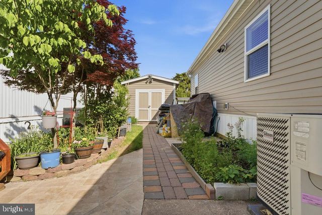 10 RENEE RD, Stafford, VA 22556