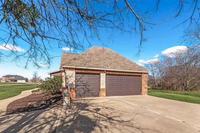 1088 SHADOW LAKES Drive, Wills Point, TX 75169