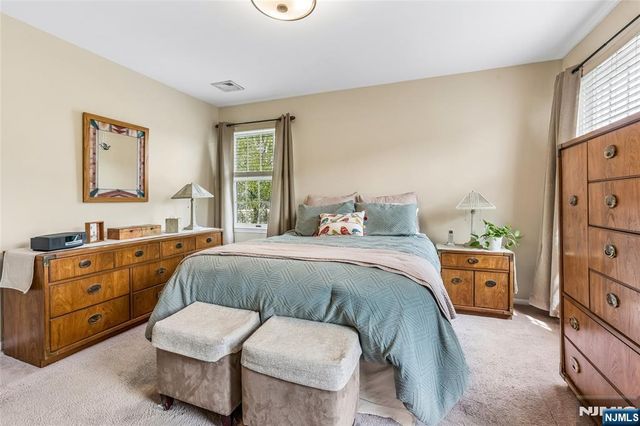 8 Quartz Lane, Paterson, NJ 07501