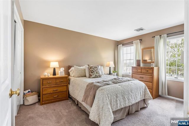 8 Quartz Lane, Paterson, NJ 07501