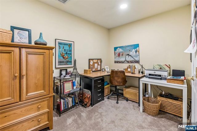 8 Quartz Lane, Paterson, NJ 07501