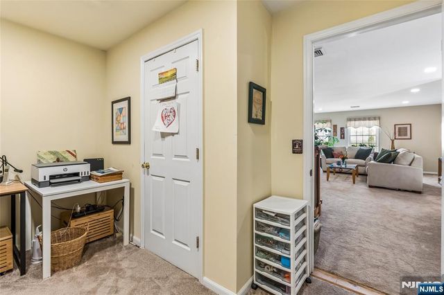 8 Quartz Lane, Paterson, NJ 07501