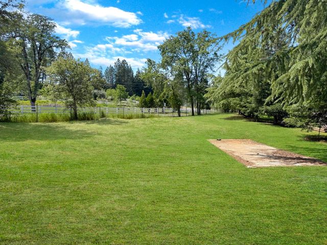 25124 Long Ct, Auburn, CA 95602