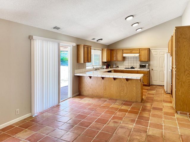 25124 Long Ct, Auburn, CA 95602