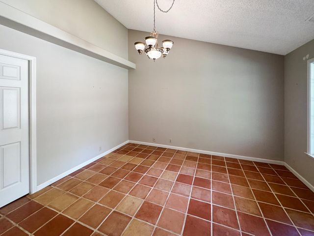 25124 Long Ct, Auburn, CA 95602