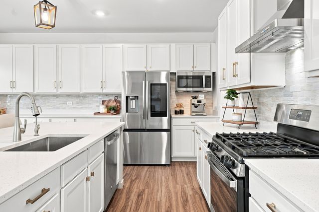 1133 Brighton Circle, Crystal Lake, IL 60012