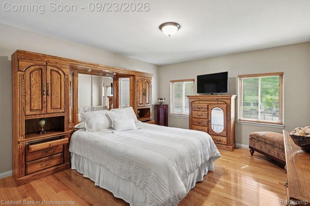 17567 Merryweather Street, Clinton Charter Township, MI 48038