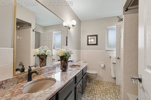 17567 Merryweather Street, Clinton Charter Township, MI 48038