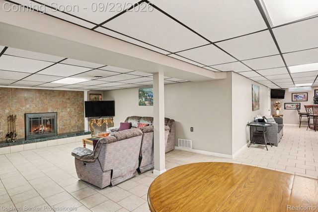 17567 Merryweather Street, Clinton Charter Township, MI 48038