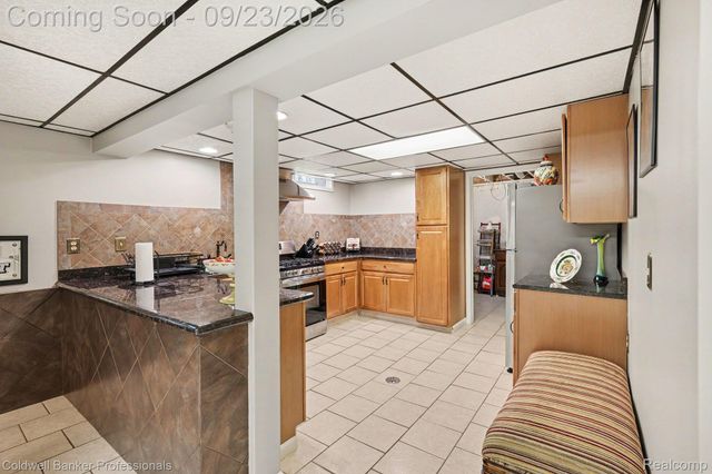 17567 Merryweather Street, Clinton Charter Township, MI 48038