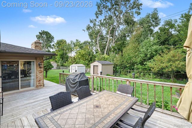 17567 Merryweather Street, Clinton Charter Township, MI 48038