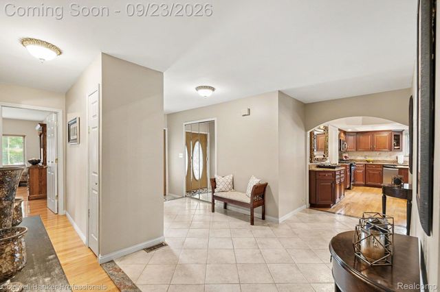 17567 Merryweather Street, Clinton Charter Township, MI 48038