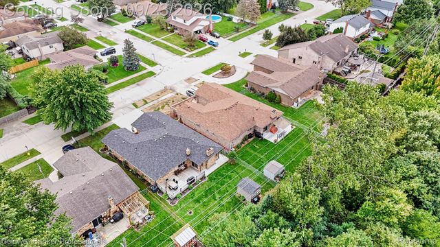 17567 Merryweather Street, Clinton Charter Township, MI 48038