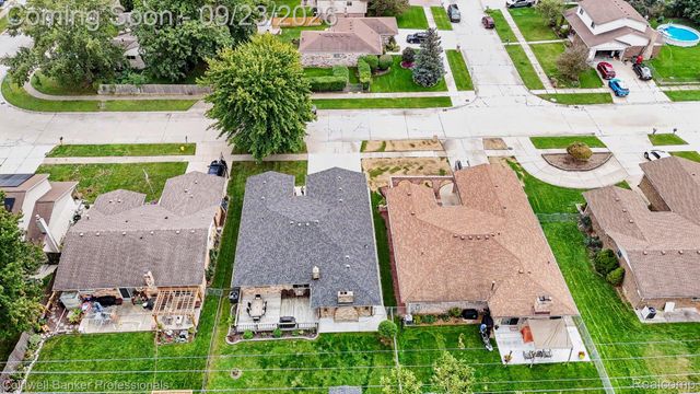 17567 Merryweather Street, Clinton Charter Township, MI 48038