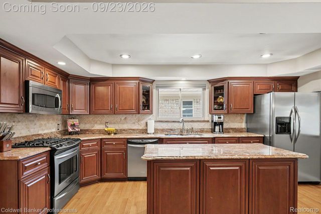 17567 Merryweather Street, Clinton Charter Township, MI 48038