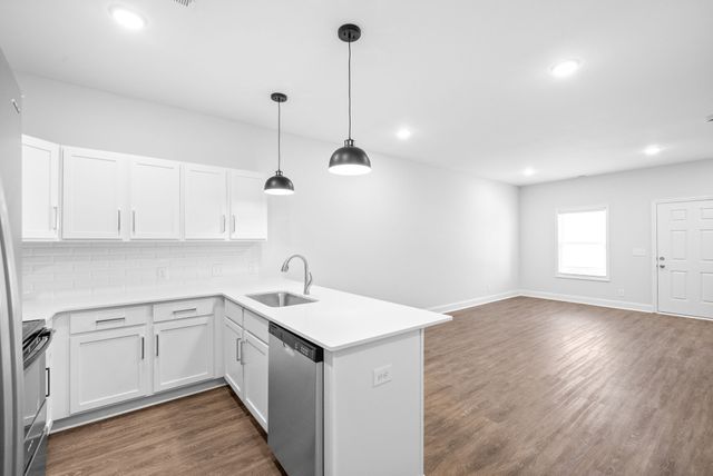 760 Tracy Ln Unit E104, Clarksville, TN 37040