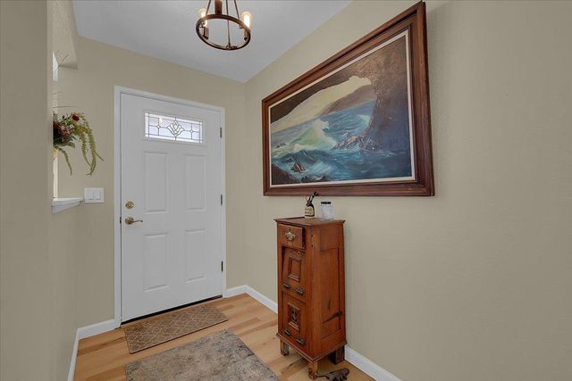 17068 Vintage Dr, Grass Valley, CA 95949