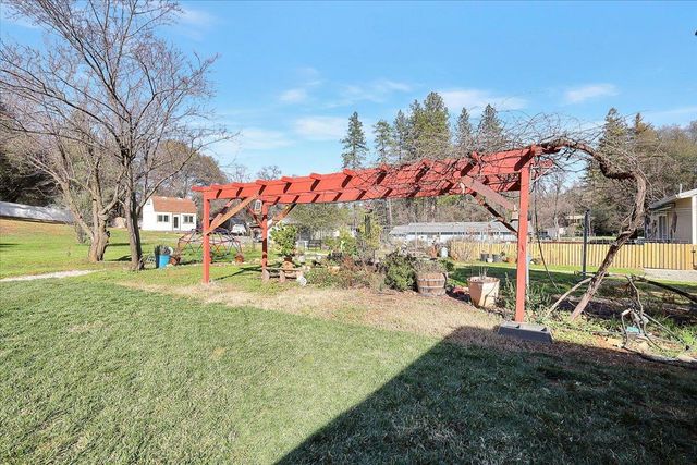 17068 Vintage Dr, Grass Valley, CA 95949