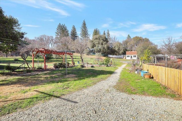 17068 Vintage Dr, Grass Valley, CA 95949