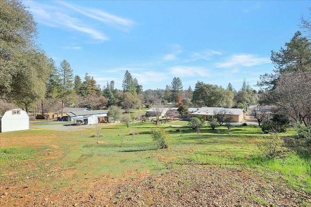 17068 Vintage Dr, Grass Valley, CA 95949