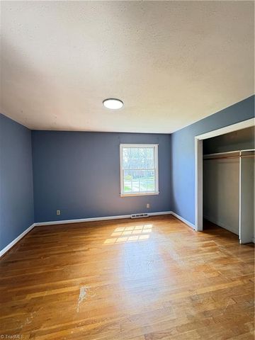 2161 Sallies Lane, Winston-salem, NC 27106