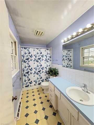 2161 Sallies Lane, Winston-salem, NC 27106