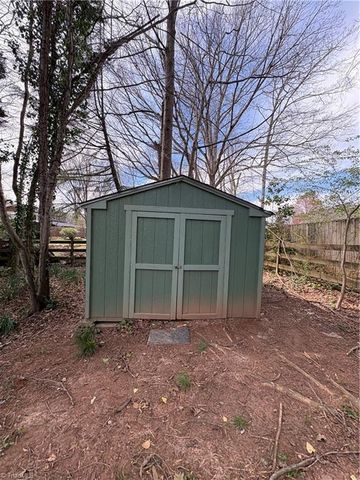 2161 Sallies Lane, Winston-salem, NC 27106