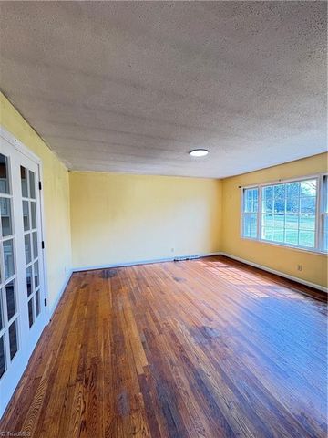 2161 Sallies Lane, Winston-salem, NC 27106