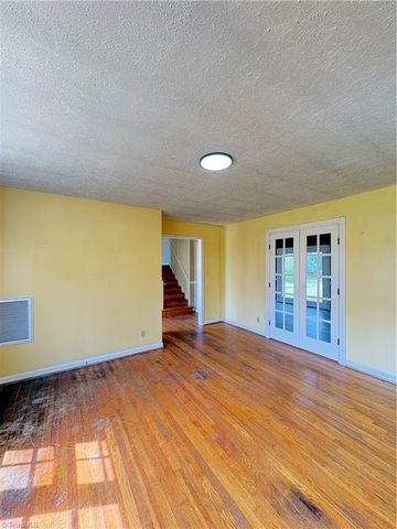 2161 Sallies Lane, Winston-salem, NC 27106