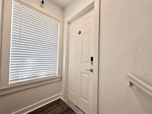 218 W 15th Street O, Houston, TX 77008