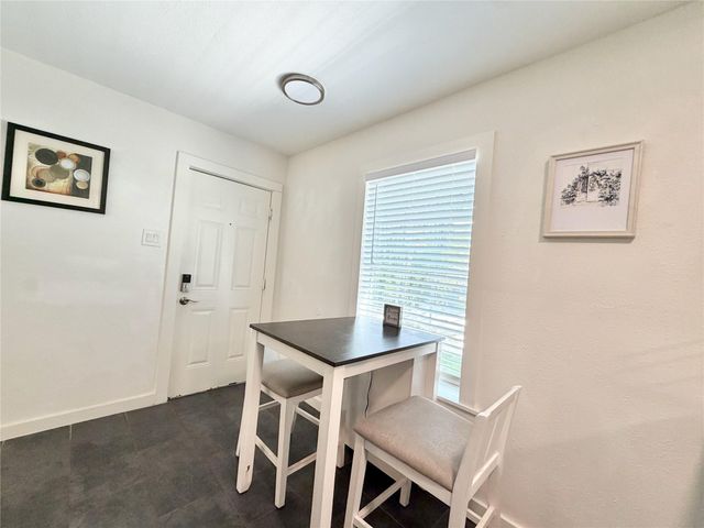 218 W 15th Street O, Houston, TX 77008