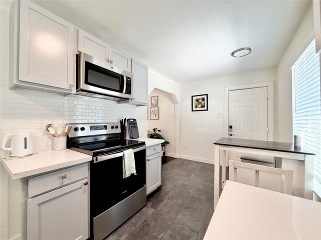 218 W 15th Street O, Houston, TX 77008