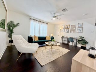 218 W 15th Street O, Houston, TX 77008