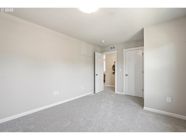2621 Nw SHADDEN Dr, Mc Minnville, OR 97128