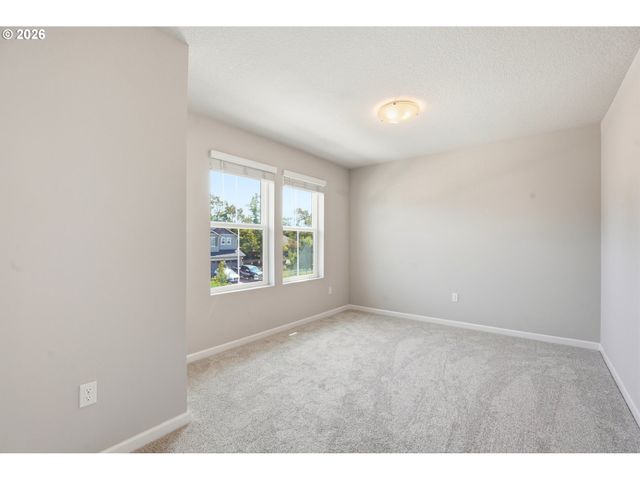 2621 Nw SHADDEN Dr, Mc Minnville, OR 97128