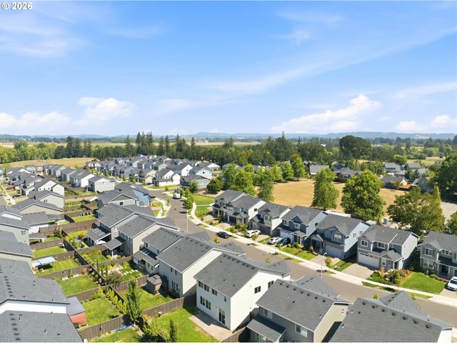 2621 Nw SHADDEN Dr, Mc Minnville, OR 97128