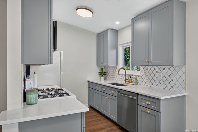 8020 Orchard Bend, San Antonio, TX 78250