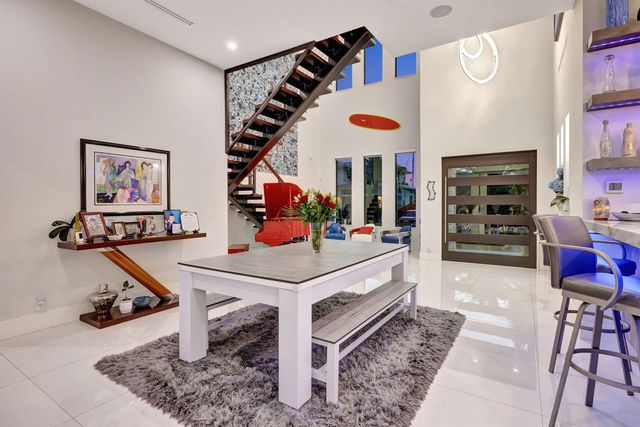 334 Isle Of Capri Drive, Fort Lauderdale, FL 33301