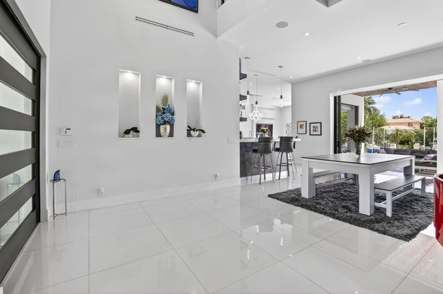 334 Isle Of Capri Drive, Fort Lauderdale, FL 33301