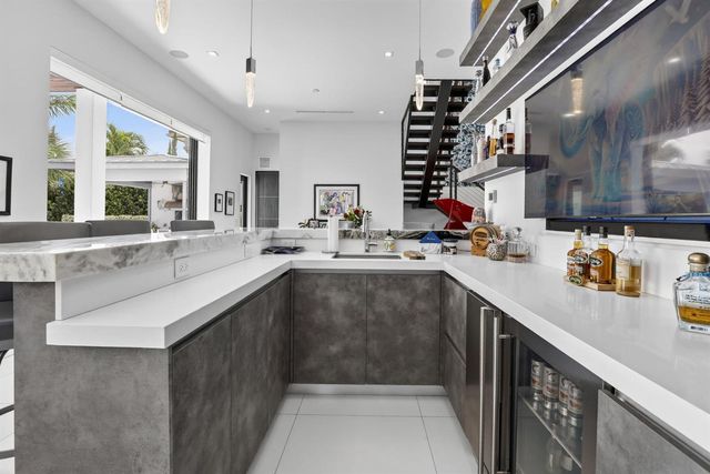 334 Isle Of Capri Drive, Fort Lauderdale, FL 33301