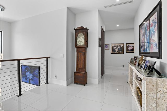 334 Isle Of Capri Drive, Fort Lauderdale, FL 33301