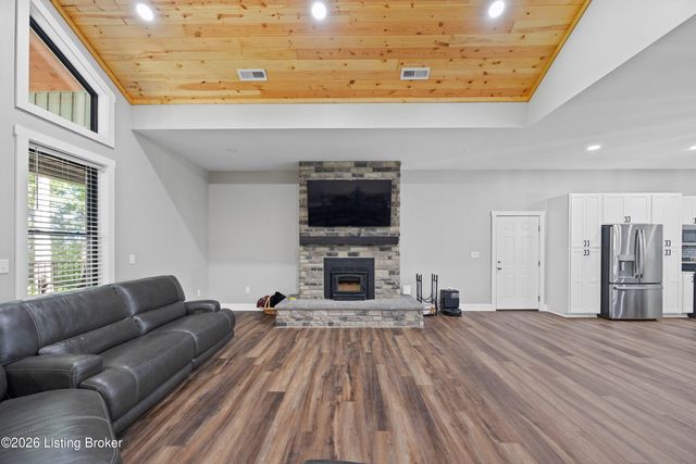 457 Ponderosa Pl, Shepherdsville, KY 40165