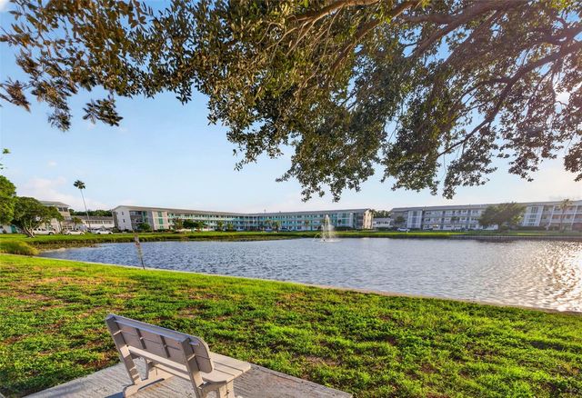 6015 19TH STREET N 215, St Petersburg, FL 33714