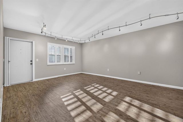 6015 19TH STREET N 215, St Petersburg, FL 33714